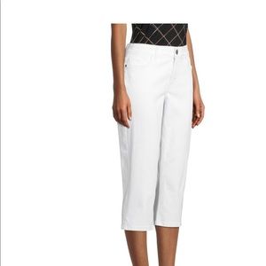 Brand New Liz Claiborne Mid Rise Capris